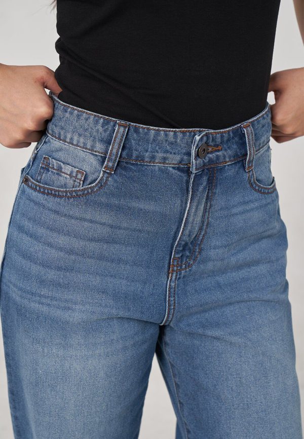 Women’s Straight Fit Jeans WHVNGVN14