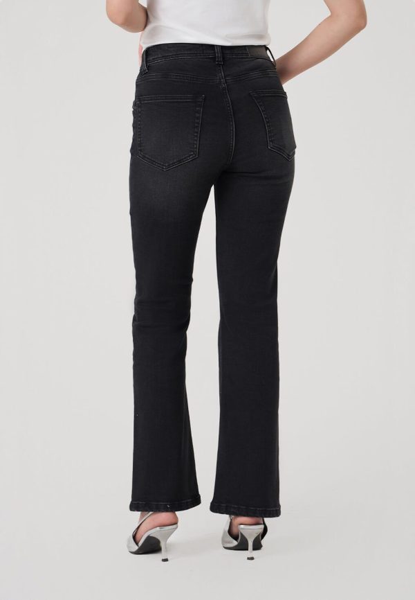 Women’s Flared Jeans WHVNGVN17