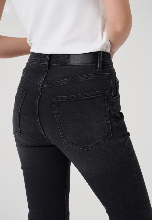 Women’s Flared Jeans WHVNGVN17