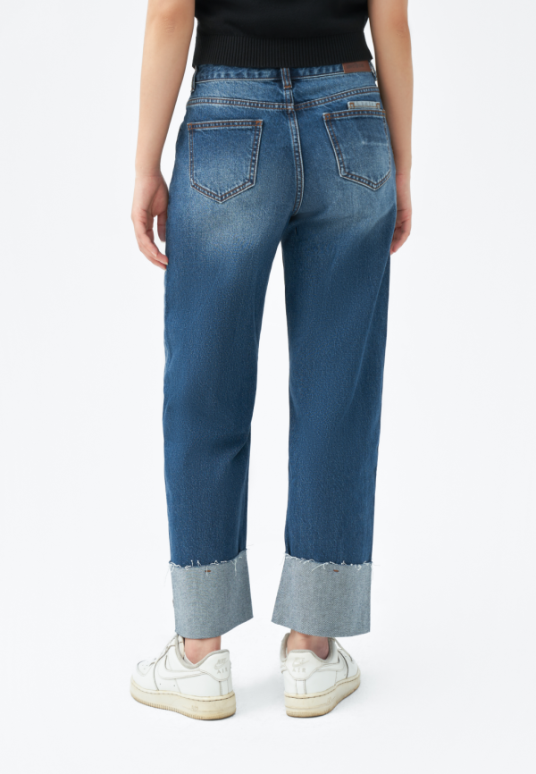 Women’s Straight Fit Jeans WHVNGVN2