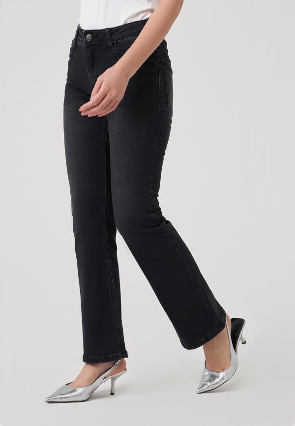 Women’s Flared Jeans WHVNGVN17