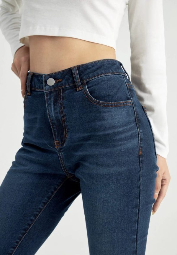 Women’s Stretchy Slim Fit Jeans WHVNGVN48