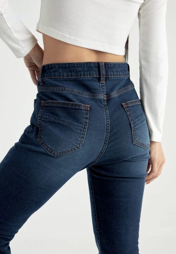 Women’s Stretchy Slim Fit Jeans WHVNGVN48