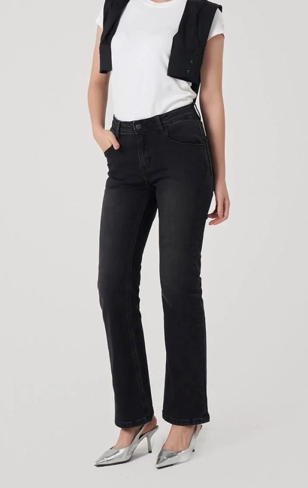 Women’s Flared Jeans WHVNGVN17