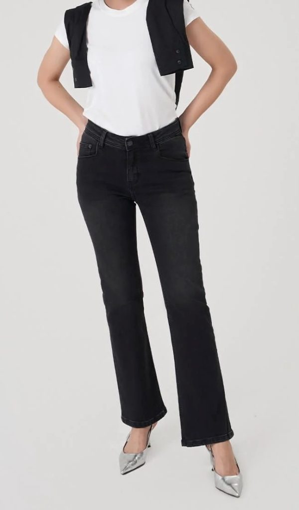 Women’s Flared Jeans WHVNGVN17