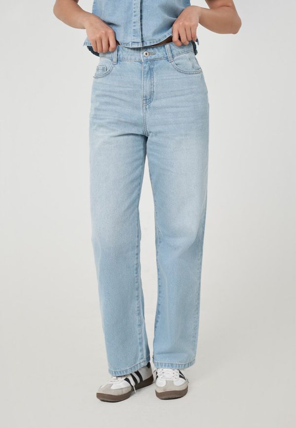 Women’s Straight Fit Jeans WHVNGVN14