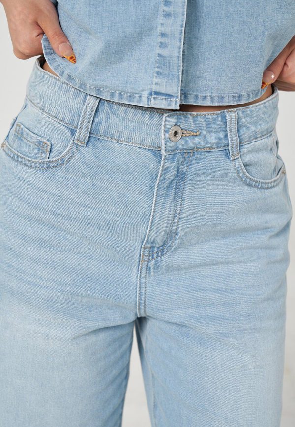 Women’s Straight Fit Jeans WHVNGVN14